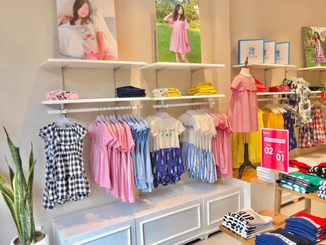 Thiết kế cửa hàng quần áo trẻ em giá rẻ thu hút và bắt mắt