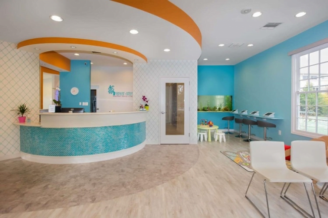 Phòng khám Nhi được thiết kế với không gian đầy sắc màu