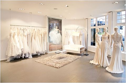 Top 5 mẫu thiết kế tiệm áo cưới nhỏ đẹp